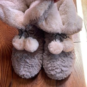 👗CUDDL DUDS Slipper Boots